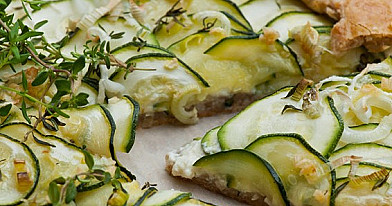 Rustikale Zucchinitarte mit Ricottacreme