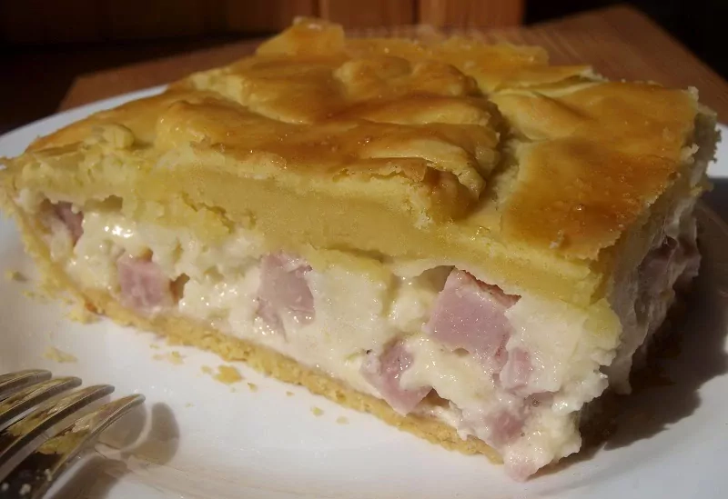 Receptas: Kumpio ir sūrio pyragas