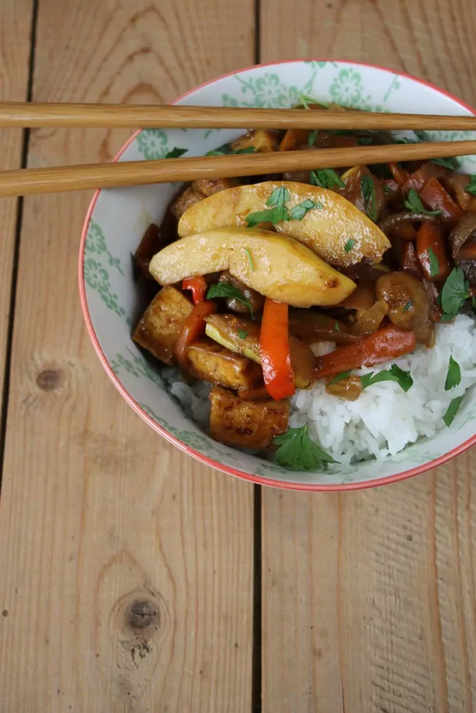 Gebratenes Gemüse mit Tofu und Quitten