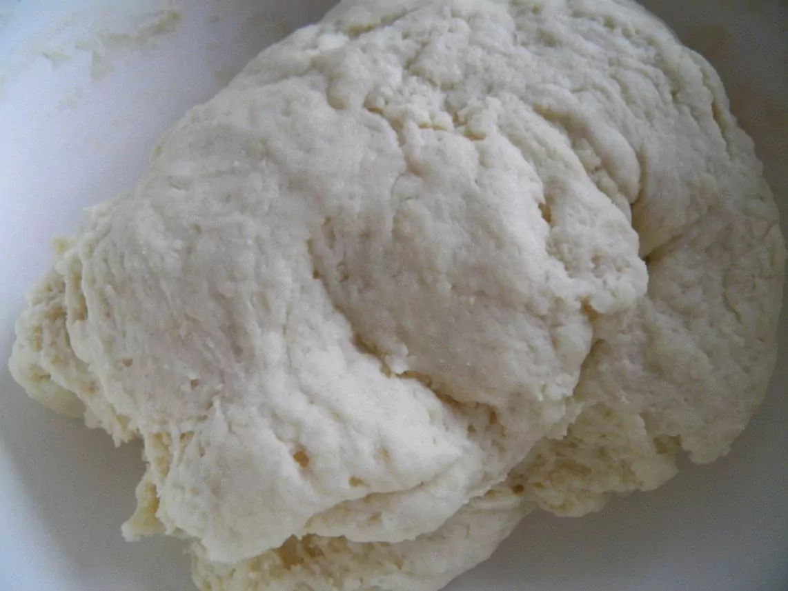 Quarkölteig-Brezeln mit Marzipan