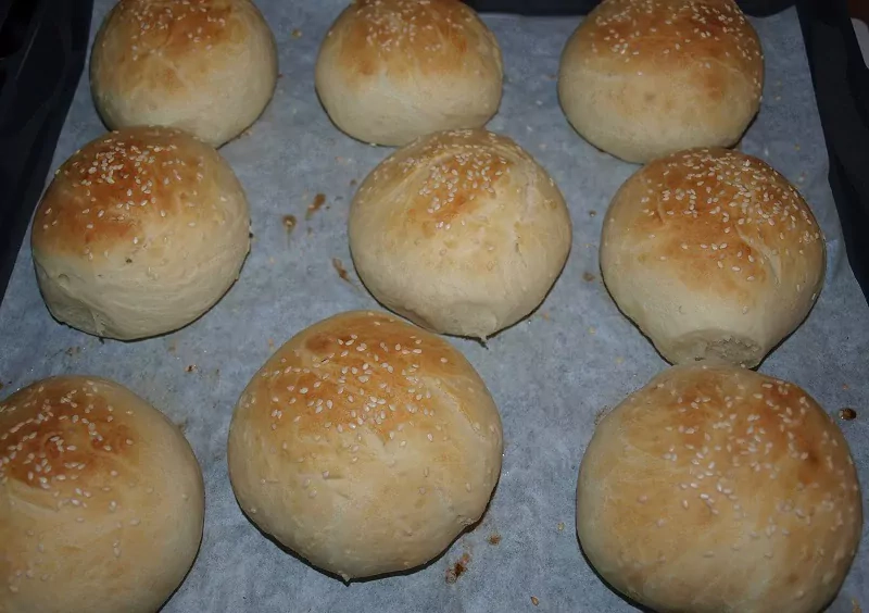 Naminiai mėsainiai su vištiena