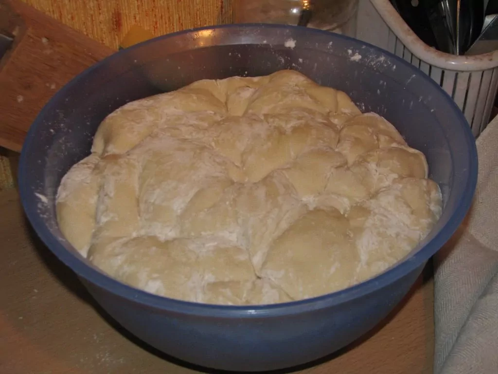 Vienkārša mājas baltmaize maize