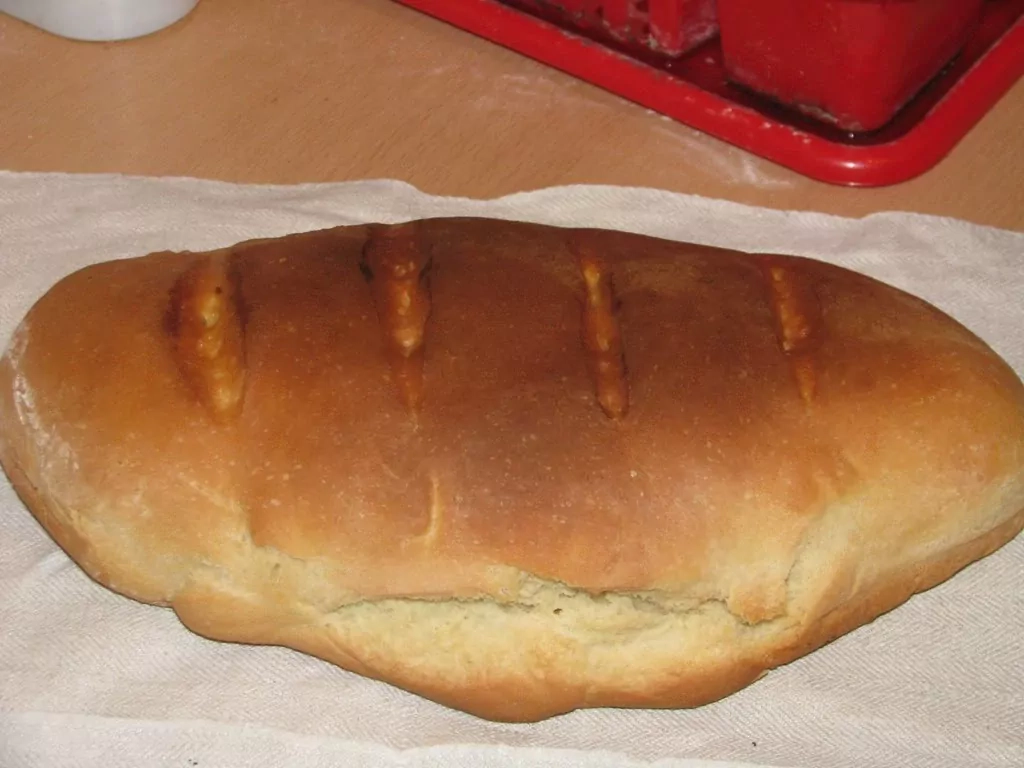 Vienkārša mājas baltmaize maize