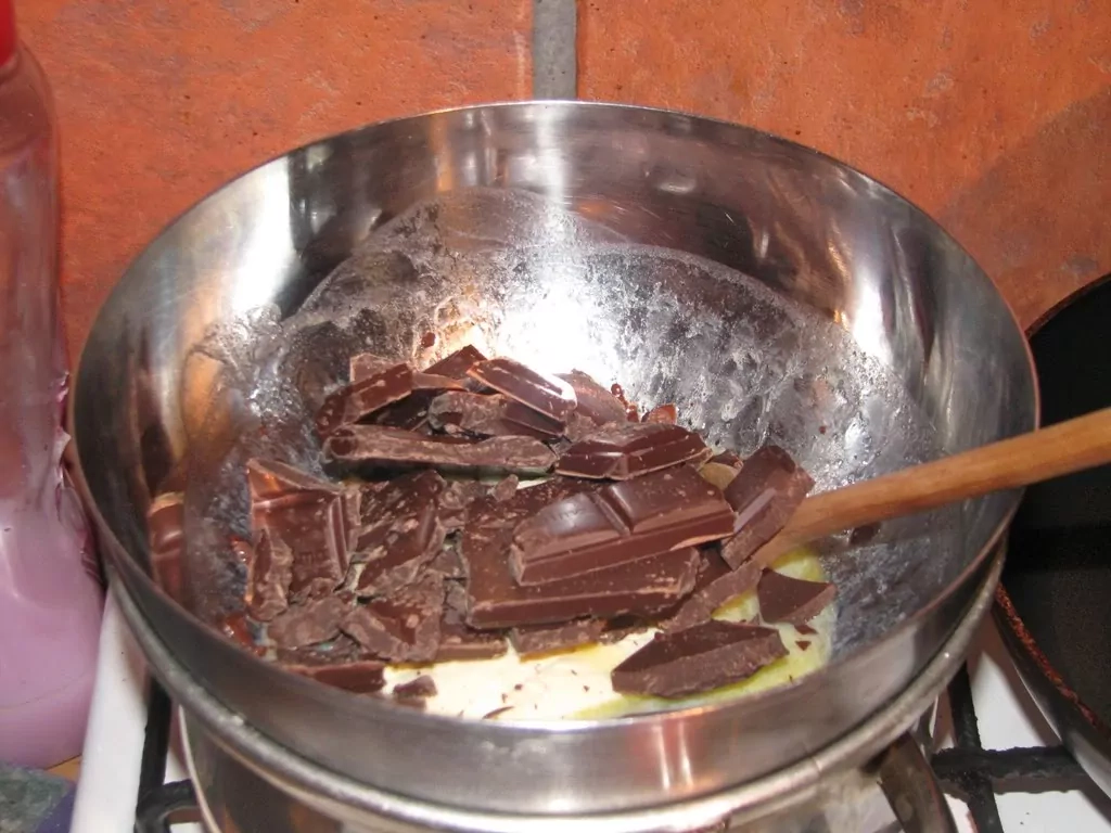 Vienkārša un garšīga šokolādes kūka