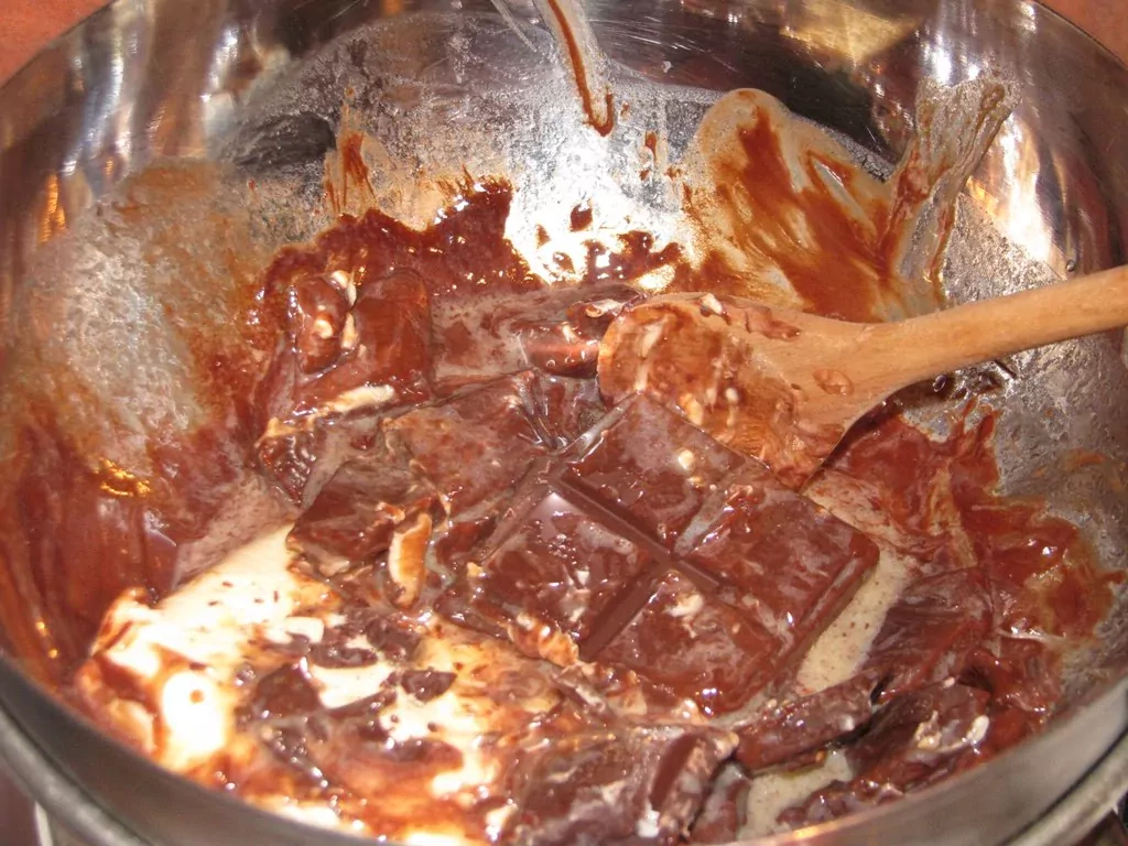 Vienkārša un garšīga šokolādes kūka