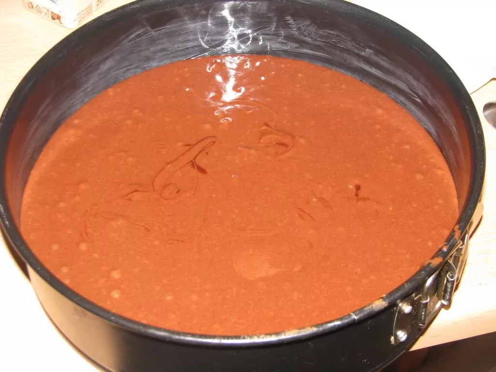 Vienkārša un garšīga šokolādes kūka