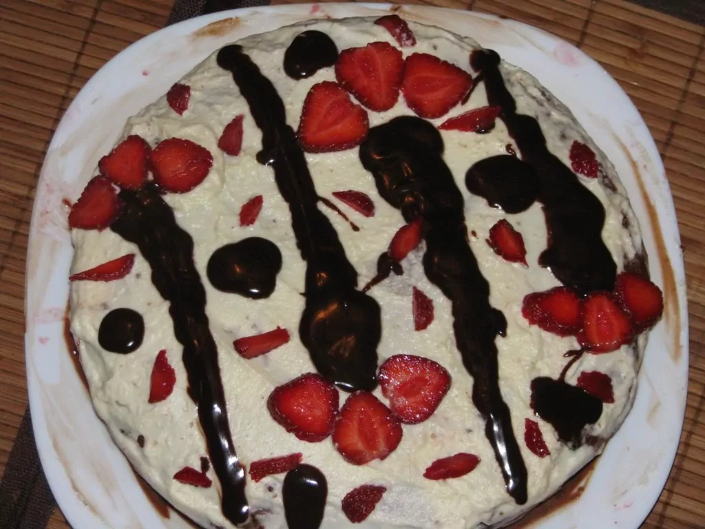 Vienkārša un garšīga šokolādes kūka