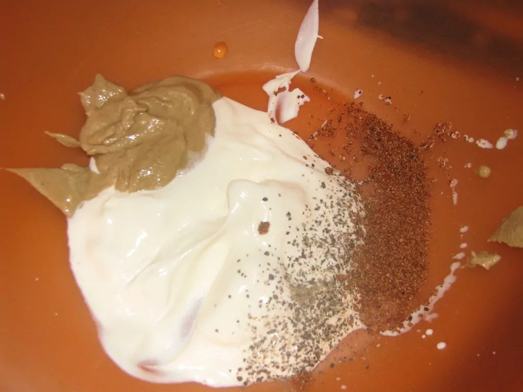 Liellopa ribiņas sinepju mērcē