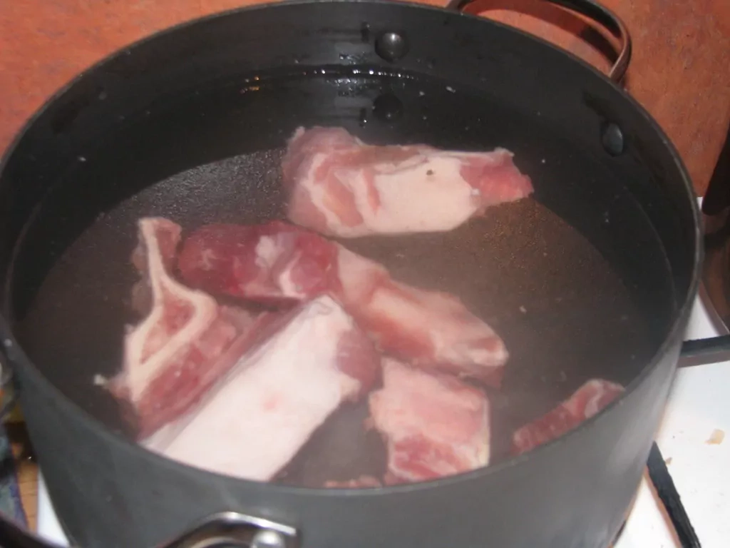 Frikadeļu zupa ar kartupeļiem un burkāniem