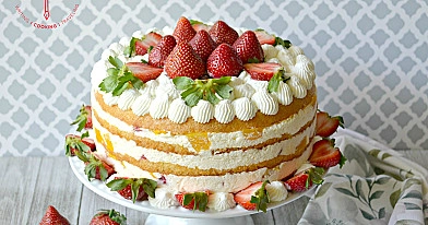 Peach and Strawberry Yogurt Cake