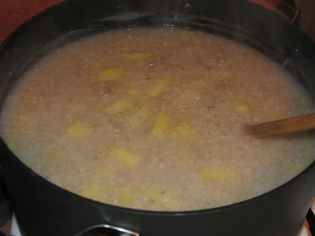 Miežu putraimu biezputra jeb bukstiņbiezputra