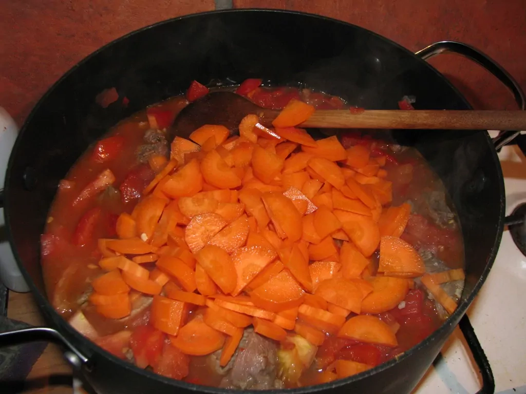 Garda un viegli pagatavojama liellopu gaļas gulašzupa