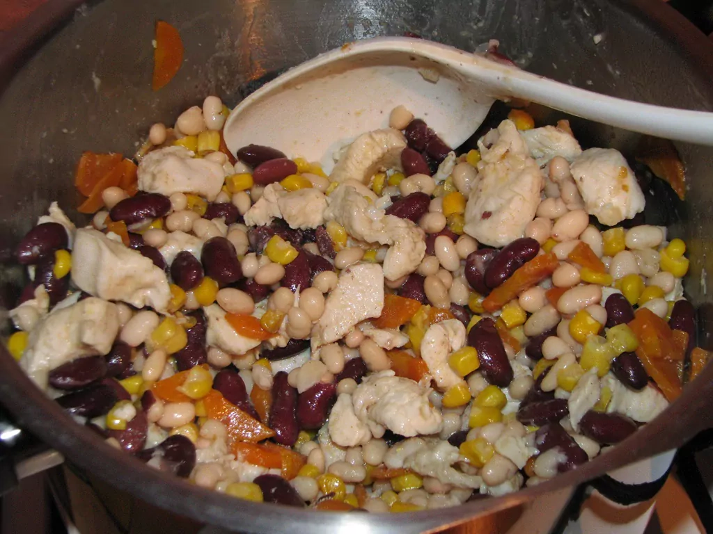 Pupiņu sautējums jeb mexikano sautējums