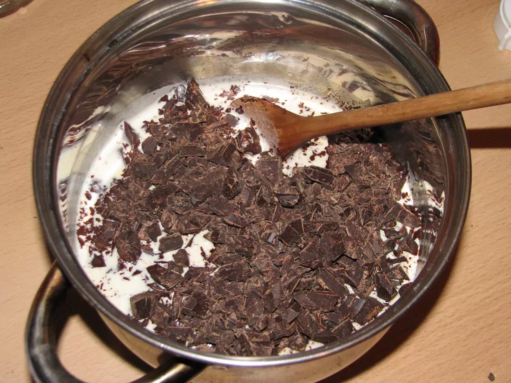 Tumšās šokolādes trifeles