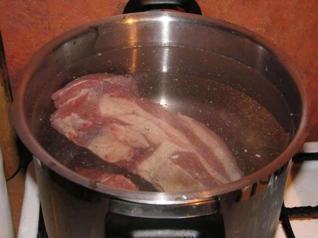 Vec vecāsmammas biešu zupa ar liellopu gaļu