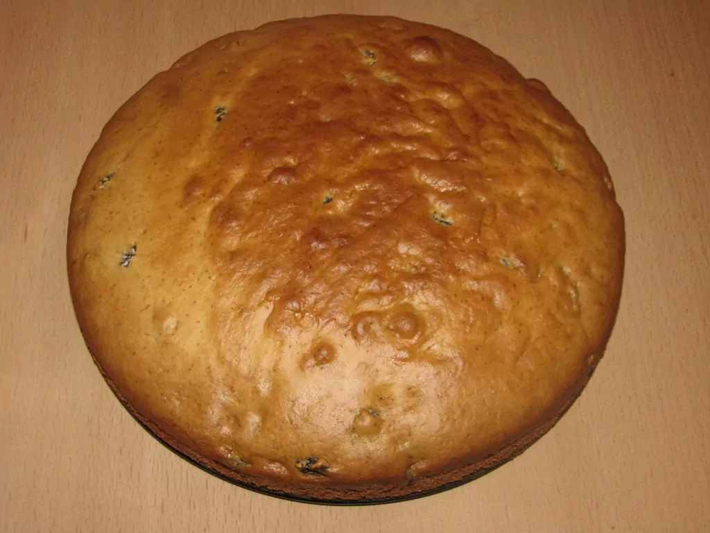 Biskvīta pīrāgs ar kondensēto pienu