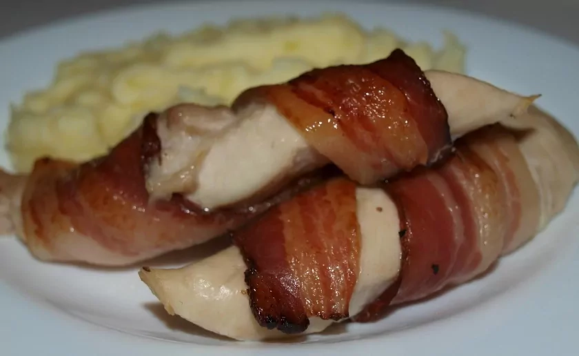 Vištiena įsukta į šoninę