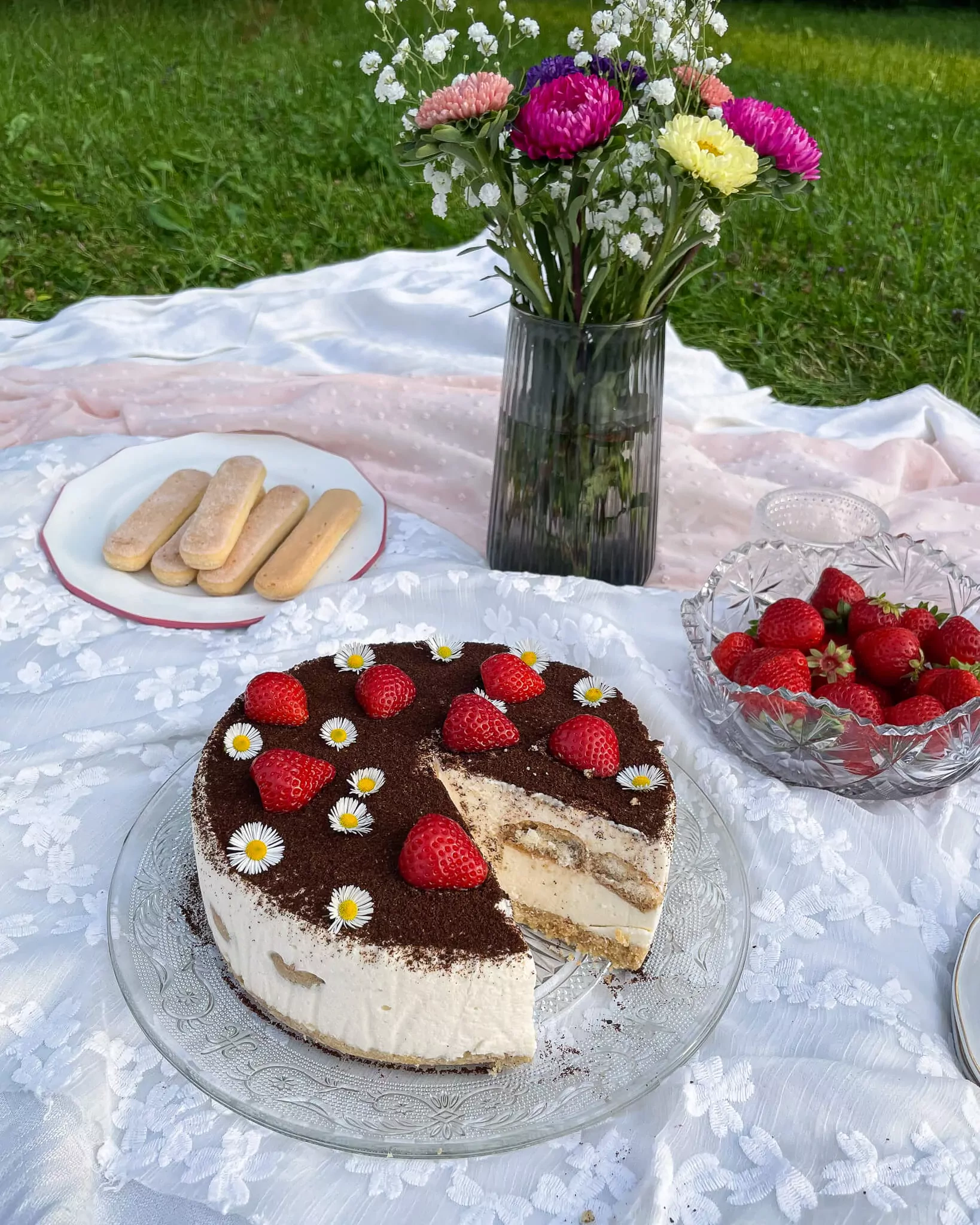 Tiramisu nekeptas tortas