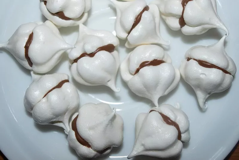 Morengai su šokoladu