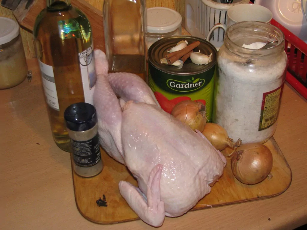 Vistas šmoris ar kanēli, tomātiem un vīnu