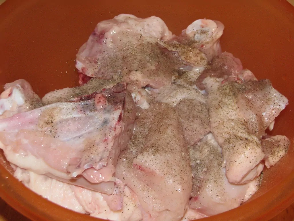 Vistas šmoris ar kanēli, tomātiem un vīnu