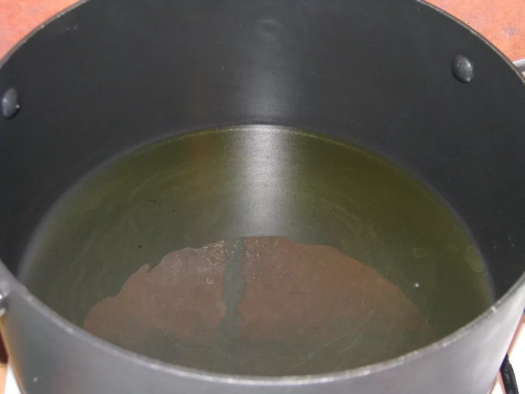 Vistas šmoris ar kanēli, tomātiem un vīnu