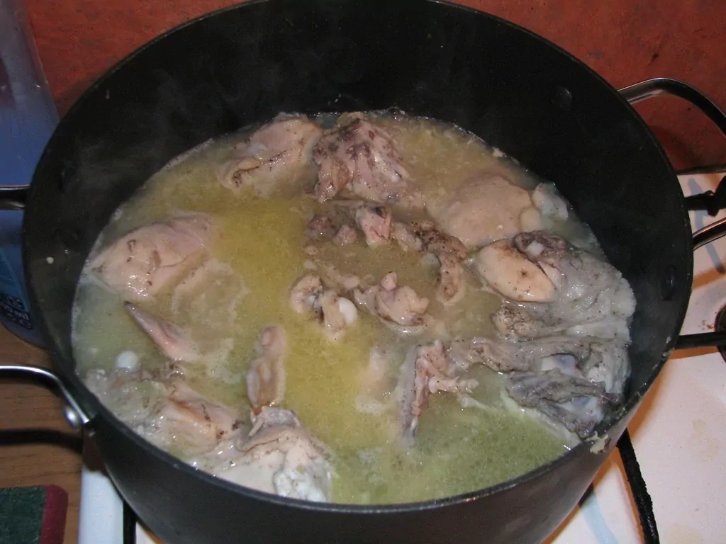 Vistas šmoris ar kanēli, tomātiem un vīnu