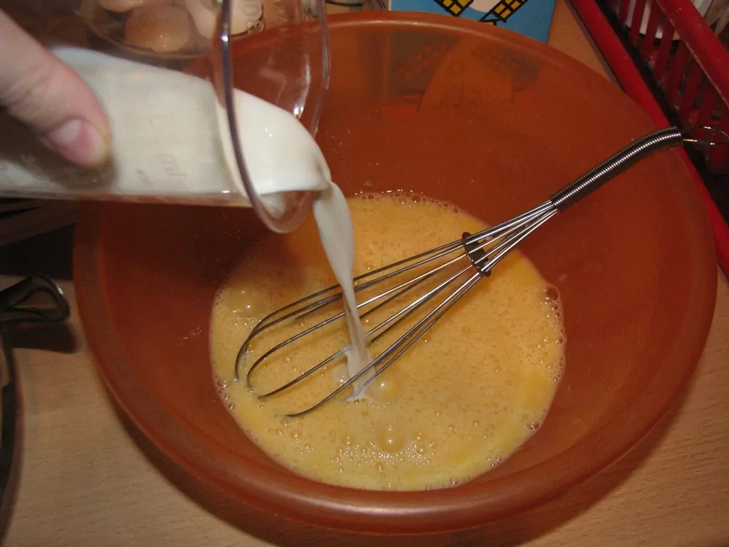 Sātīgā omlete ar kartupeļiem un papriku