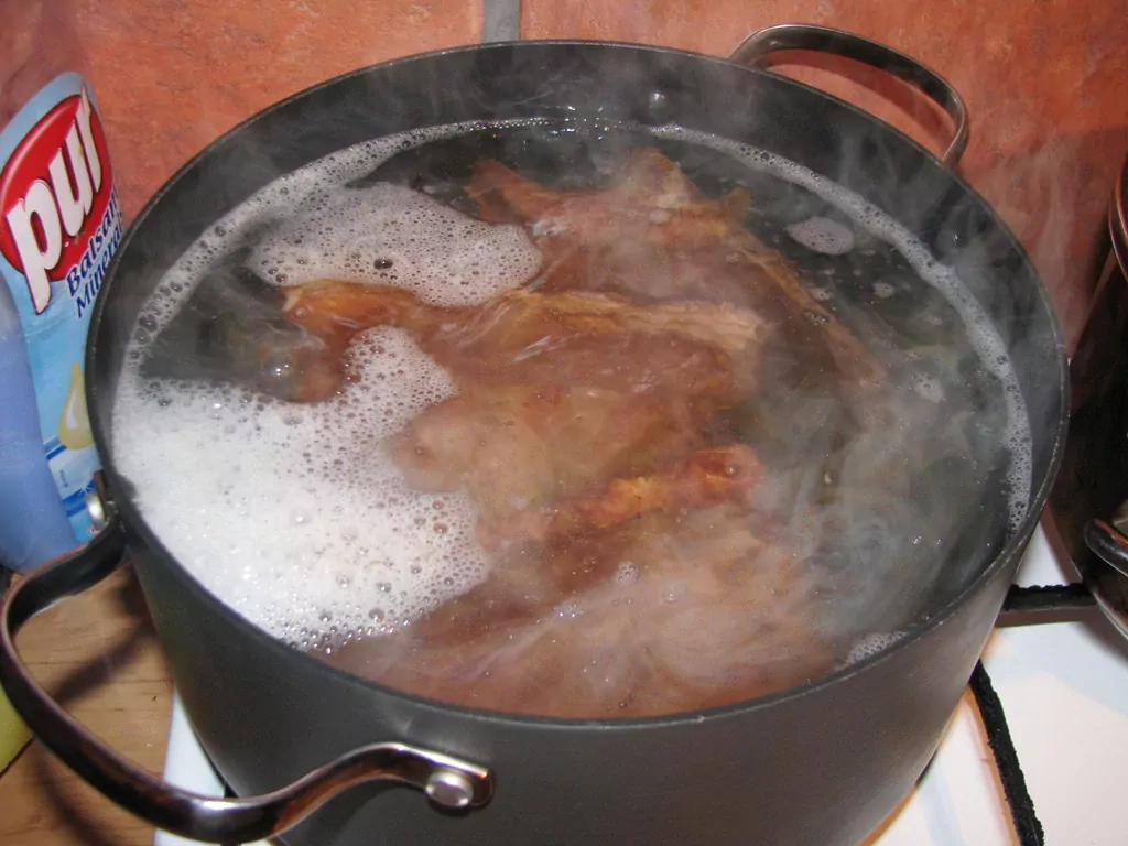 Pupiņu zupa ar tomātiem jeb latviešu čilli