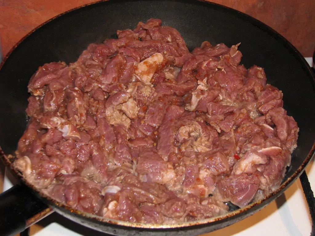 BefstrogOnovs vai befstrogAnovs ar liellopu gaļu