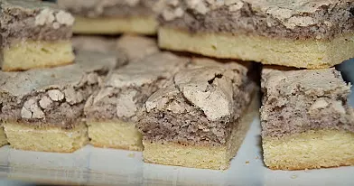 Sausainiai: Trapios riešutinės juostelės