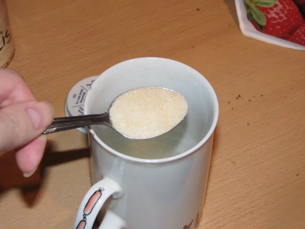 Šoko kūka ar jogurta/putukrējuma krēmu