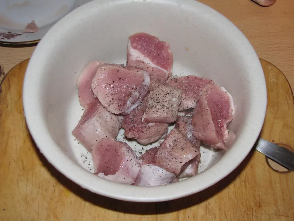 Cūkas filejas medaljoni bekonā