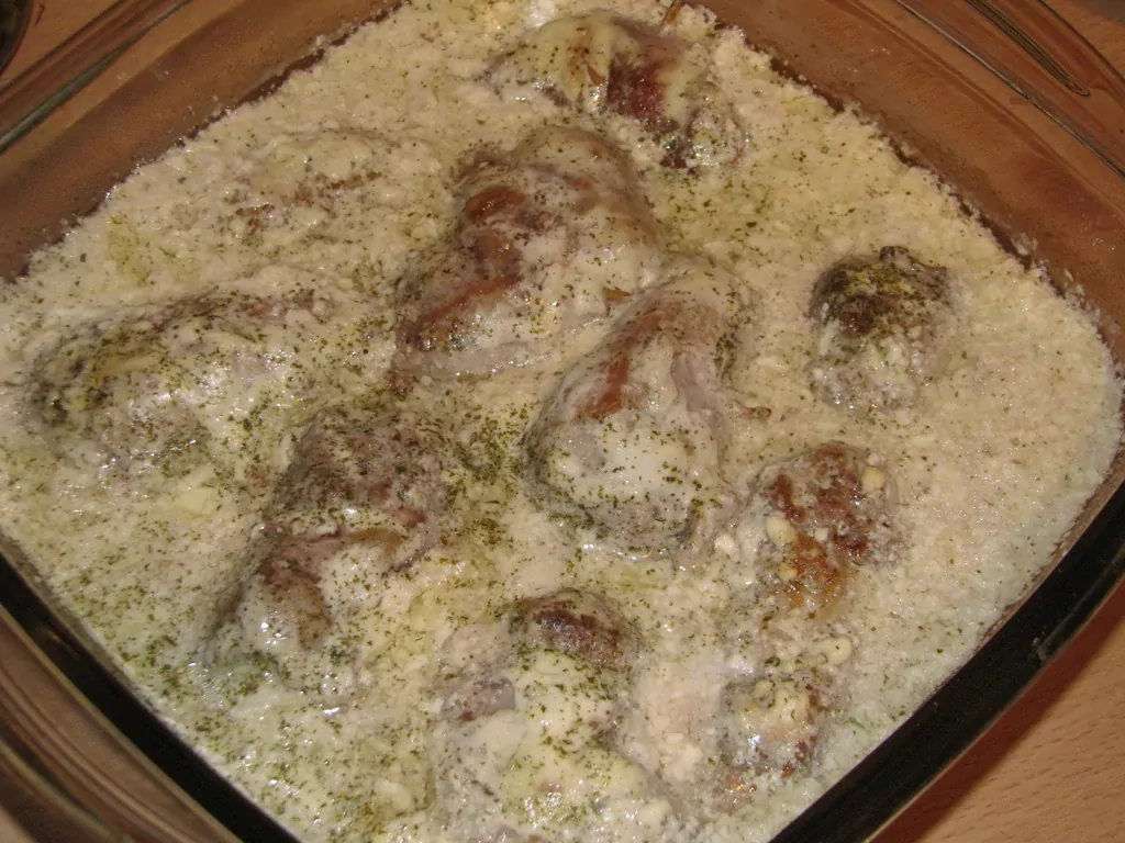 Cūkgaļas veltnīši ar sālīto sēņu pildījumu