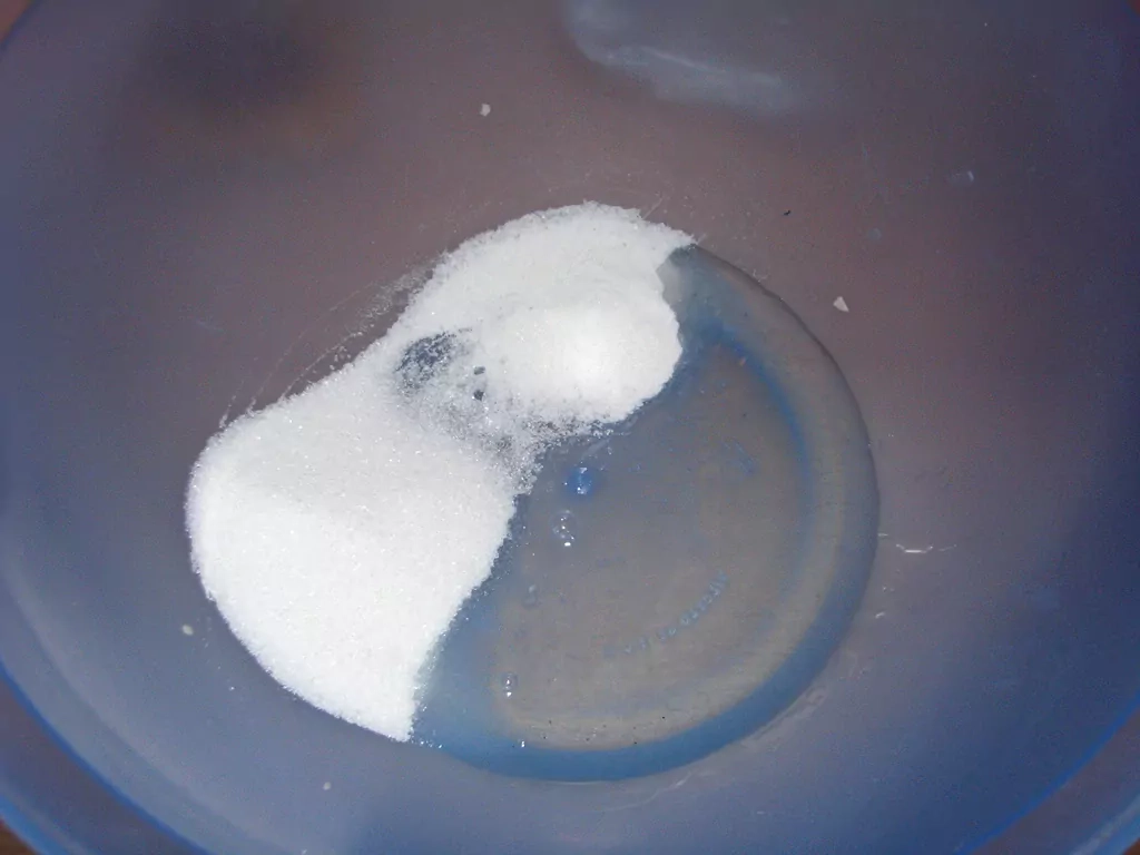 Maize ar speķi un saulē kaltētiem tomātiem vai viltotie pīrādziņi