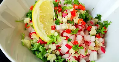 Ridikėlių salsa (salotos) - skanu tiek prie kepsnio, tik be nieko!