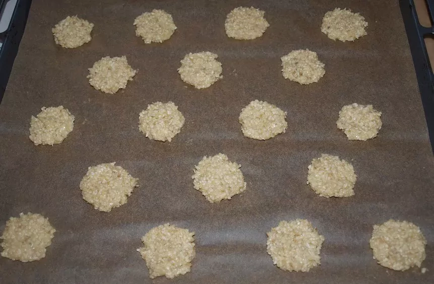 Sezamų sausainiai pagal Beatą (žaibiškai pagaminami)