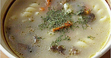 Zupa pieczarkowa z makaronem