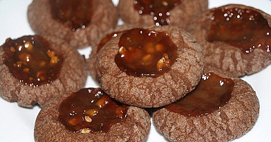 Beatos šokoladiniai sausainiai su karamele