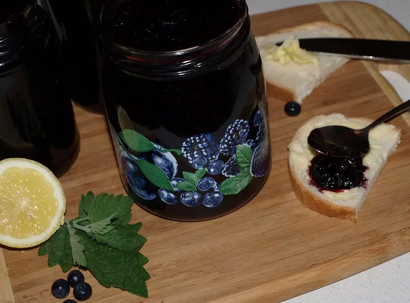 Mėlynių uogienė su mėtomis (atsargos žiemai)