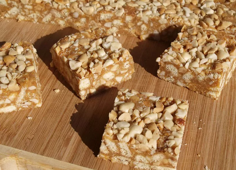 Nekeptas karamelinis pyragas