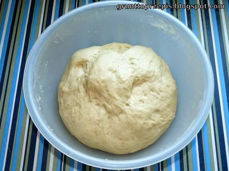 Drożdżowe ślimaczki z jabłkami prażonymi