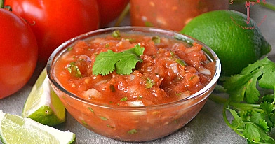 Mexican Tomato Salsa for Tacos and Nachos (Salsa de Tomate)