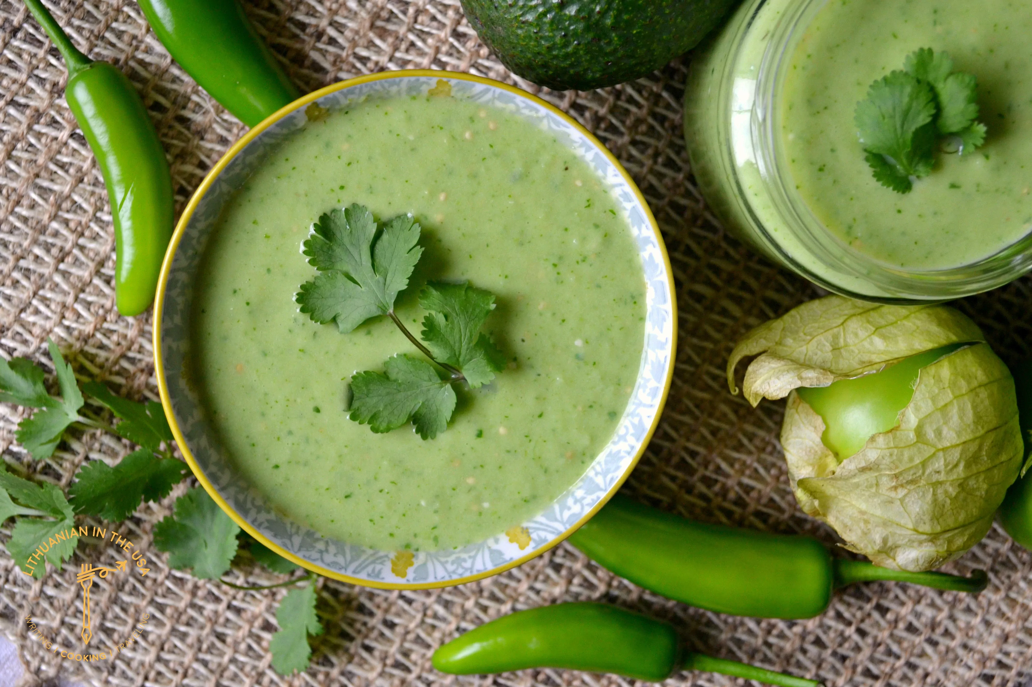 Žaliasis avokado ir dumplūnių padažas