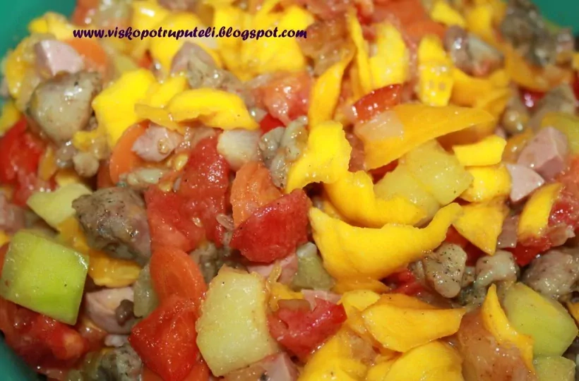 Troškinys su vištiena moliūgo puodynėje