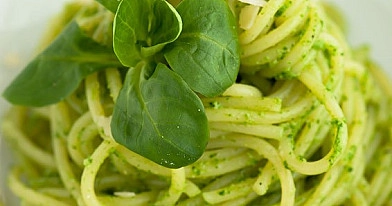 Feldsalat Pesto mit Spaghetti