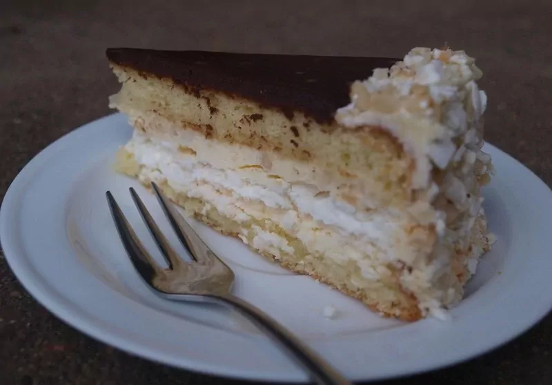 Tortas su morengu ir riešutais