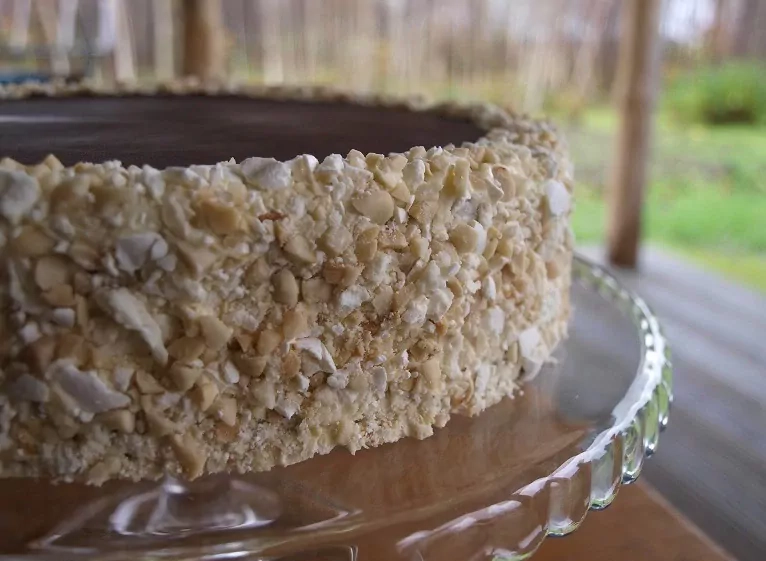 Tortas su morengu ir riešutais
