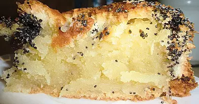 Migdolinis pyragas su kokosais ir aguonomis