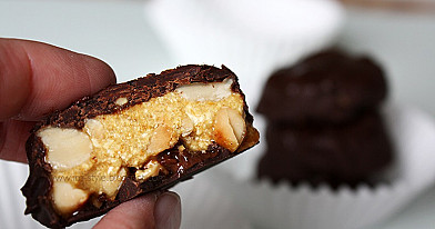 Naminiai Snickers saldainiai - skanaujame sveikiau (vos 4 ingredientai)